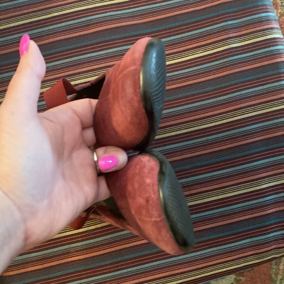 PRADA VINTAGE burgundy SUEDE MARY JANES 7.5/38 - Picture 4 of 7